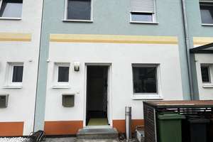 Elegantes Reihenmittelhaus mit 5 Zimmern in Adelsdorf – Am Alten Bahnhof 28, 91325 Adelsdorf – Vorschaubild 1