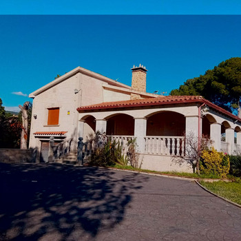 Exklusive Villa mit Fassade aus Naturstein in Galicien