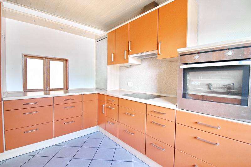 Immobilie in Alveslohe - ZWEI-Familienhaus * (T)RAUM-RIESE mit 205 m² & 2 Garagen ! Auch für Anleger interessant ! - Bild 1