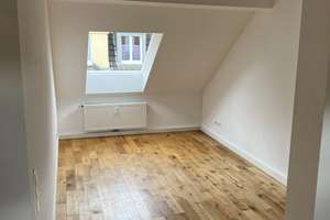 Wohnen mit Charakter: 3-Zimmer-Dachgeschosswohnung in Benrath – Börchemstrasse 13, 40597 Benrath, Düsseldorf – Vorschaubild 3