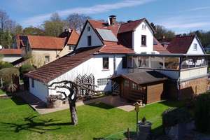 Modernisiert, gepflegt und großzügig – Ihr Familienzuhause in zentrumsnaher Lage – Die vollständige Adresse der Immobilie erhältst du vom Anbieter., 31840 Hessisch Oldendorf – Vorschaubild 2