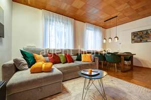MÖBLIERT - ALTBAU IN S-WEST - Großzügige Wohnung in toller Lage