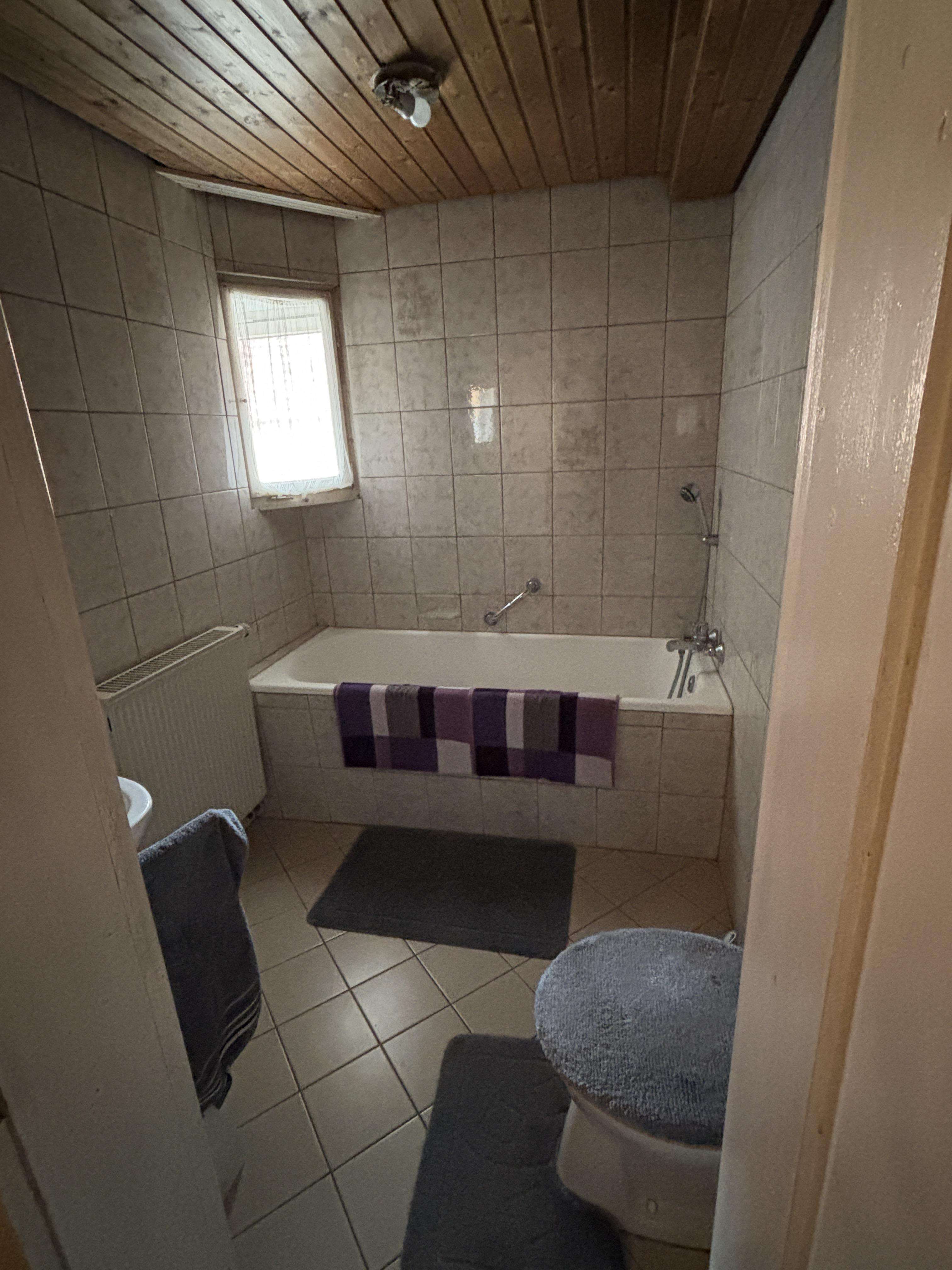 Immobilie in Heidenheim - Kleiner Bauernhof in der Ortsmitte von Hechlingen am See
 - Bild 6