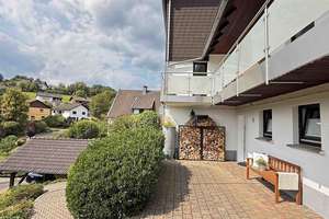 Höhenlage mit Blick auf Morsbach: gepflegtes, großes EFH mit ELW  – Die vollständige Adresse der Immobilie erhältst du vom Anbieter., 51597 Morsbach – Vorschaubild 3
