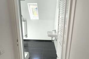 Aussicht über Stuttgart | Sanierte Dachgeschoss-Altbau-Wohnung – Libanonstraße 28, 70184 Gänsheide, Stuttgart – Vorschaubild 7