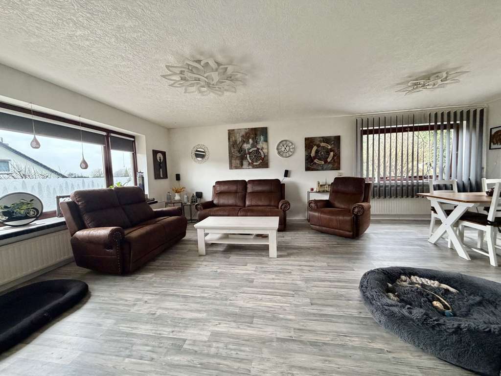 Immobilie in Nordhastedt - Charmantes Einfamilienhaus mit Einliegerwohnung in ruhiger Wohnlage von Nordhastedt! - Bild 3