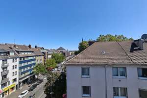 Blick über die Stadt - 2 Zimmer-DG-Wohnung in Köln Kalk - Nachmieter gesucht