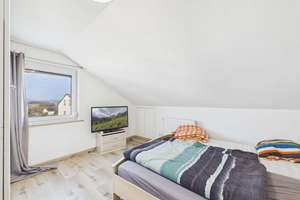 Luxus-MFH in Regensburg – kernsaniert, Garten, Pool & PV-Anlage auf Neubauniveau! – Die vollständige Adresse der Immobilie erhältst du vom Anbieter., 93055 Burgweinting-Harting, Regensburg – Vorschaubild 43