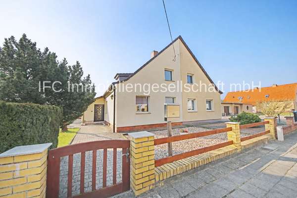 gepflegte Doppelhaushälfte in ruhiger Wohnlage 
- Muldestausee OT Muldenstein -