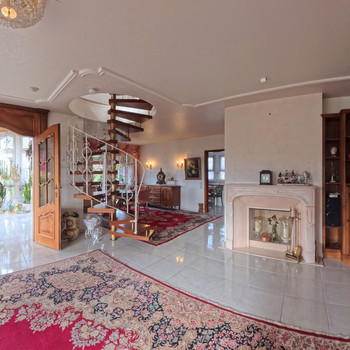 Exklusive Maisonette-Wohnung in ruhiger Sackgasse – 169 m², 2 Bäder, Doppelgarage