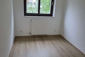Viel Platz für den Alltag in dieser 4-Zimmer-Wohnung in Koblenz – Roonstraße 22, 56068 Mitte, Koblenz – Vorschaubild 4