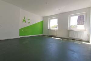 ETW   97 m² , 3 helle Zimmer,  Küche, Bad  mit Fenster  / Fernwärme / an der Fahrradstraße – Die vollständige Adresse der Immobilie erhältst du vom Anbieter., 33602 Mitte, Bielefeld – Vorschaubild 9
