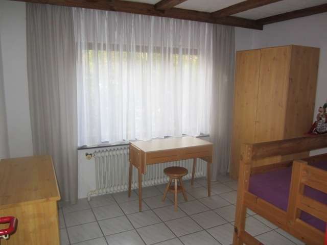 Immobilie in Hohen-Sülzen - Hohen-Sülzen: Älteres kleines Einfamilienhaus für kleine Familie. Ruhige Lage. Garage, Garten, Pool. - Bild 7