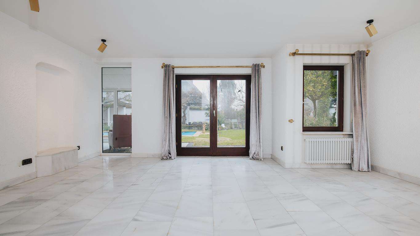 Immobilie in Breisach am Rhein - Vielseitig nutzbares Einfamilienhaus mit Büroeinheit und Einliegerwohnung in Breisach-Hochstetten - Bild 6