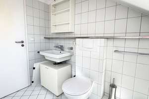 ***Loft-artige***  2,5-Zimmer-Mansardenwohnung  ***absolut ruhige Lage*** – Die vollständige Adresse der Immobilie erhältst du vom Anbieter., 81827 Waldtrudering, München – Vorschaubild 10