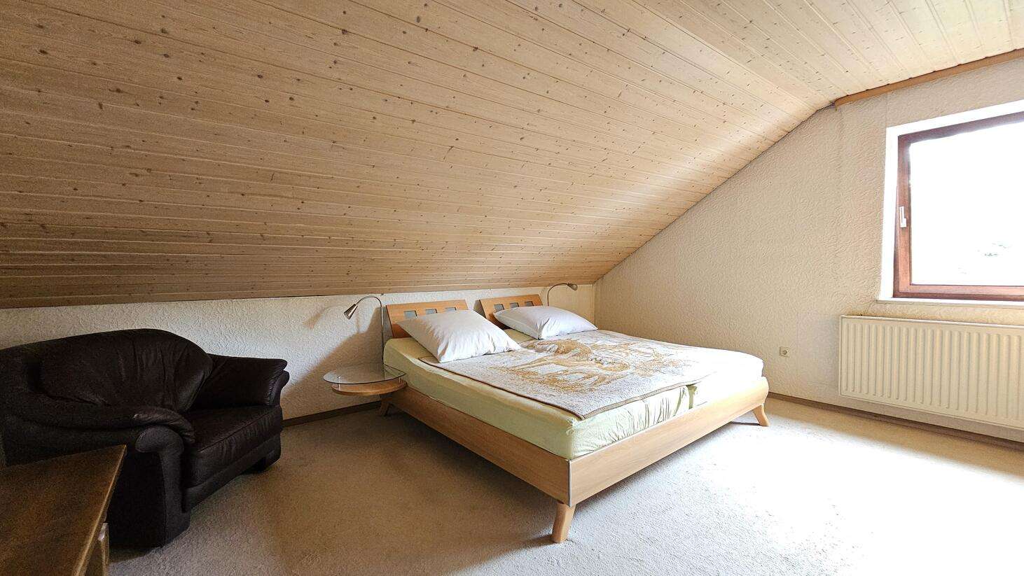 Immobilie in Ichenhausen - Charmantes Einfamilienhaus mit großem Garten und viel Platz zum Wohlfühlen - Bild 6