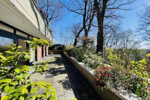 Drei Zimmer plus auf 178 m²: große S/W-Terrasse, zwei Eingänge & moderne Wärmepumpe – Die vollständige Adresse der Immobilie erhältst du vom Anbieter., 40625 Gerresheim, Düsseldorf – Vorschaubild 1