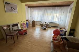 Ein-/Zweifamilienhaus mit Balkon und Nebengebäude in Helmstadt – Die vollständige Adresse der Immobilie erhältst du vom Anbieter., 97264 Helmstadt – Vorschaubild 4