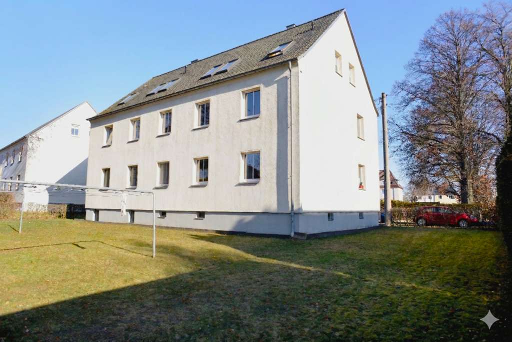 Immobilie in Oberlungwitz - „Sicher investieren: Substanzstarkes Mehrfamilienhaus - Bild 0