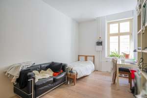 Kompaktes Altbau-Apartment mit Potenzial – ideale Stadtwohnung auf kleinem Raum
