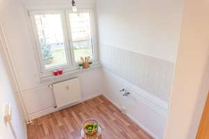 3-Raum-Wohnung mit Balkon unweit vom Rosengarten entfernt – Parkstr. 17i, 9120 Kapellenberg, Chemnitz – Vorschaubild 2