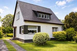 Renovierungsbedürftiges Einfamilienhaus mit großem Potenzial in Berlin-Altglienicke