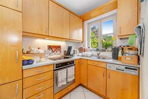 Wunderschöne 2,5-Zimmer Maisonettewohnung mit Privat-Garten & Terrasse in TOP-Lage von Herrsching – Die vollständige Adresse der Immobilie erhältst du vom Anbieter., 82211 Herrsching am Ammersee – Vorschaubild 5