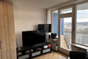 Modernisiertes Apartment in Köln: Heller Wohnraum mit Weitblick – Kierberger Straße 15, 50969 Zollstock, Köln – Vorschaubild 3