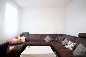 Zentrumsnahe 4-Zimmer-ETW mit exklusivem Dachboden – ideal für Kapitalanleger – Die vollständige Adresse der Immobilie erhältst du vom Anbieter., 42651 Solingen-Mitte, Solingen – Vorschaubild 1