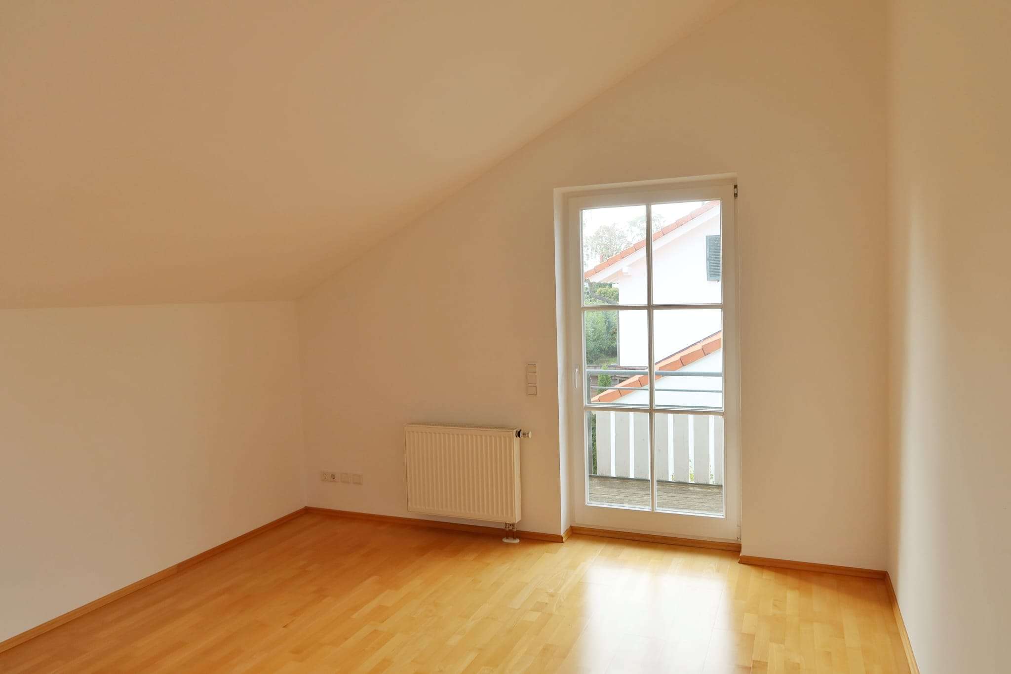 Immobilie in Straßlach-Dingharting - Lichtdurchflutetes geräumiges Landhaus in idyllischer Bestlage des Münchener Südens - Bild 6