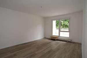 Großer Balkon... Super Lage am Stadtpark... – Herderstraße 13, 9120 Kapellenberg, Chemnitz – Vorschaubild 2