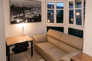 Voll möblierte, neu renovierte 1-Zimmer-Wohnung mit U-Bahn-Anschluss in Top-Lage, Bezugsfertig – Knorrstraße 59, 80807 Milbertshofen, München – Vorschaubild 2