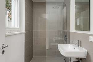 Neubau: Helle, moderne 2-Zimmer-Wohnung mit sonniger Loggia – Hofmeisterstraße 13, 93053 Kasernenviertel, Regensburg – Vorschaubild 4