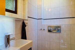 Stilvolles Split-Level-Reihenhaus mit Kamin, großer Fensterfront und idyllischem Garten – Die vollständige Adresse der Immobilie erhältst du vom Anbieter., 44797 Weitmar-Mark, Bochum – Vorschaubild 16