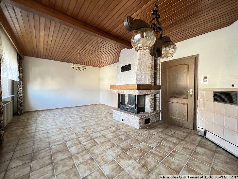 Immobilie in Waldfischbach-Burgalben - Geräumiges Einfamilienhaus, Nutzung als 2-Familienhaus möglich - Bild 0