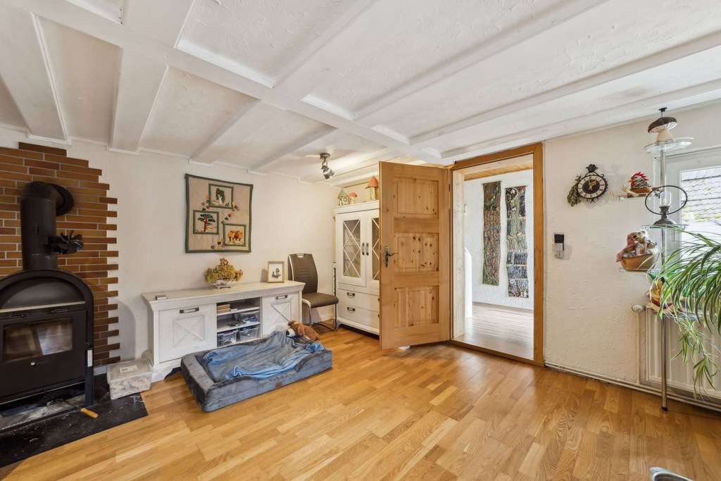 Immobilie in Mühlhausen-Ehingen - Preisattraktives Einfamilienhaus mit viel Platz und Potenzial in Ehingen - Bild 3