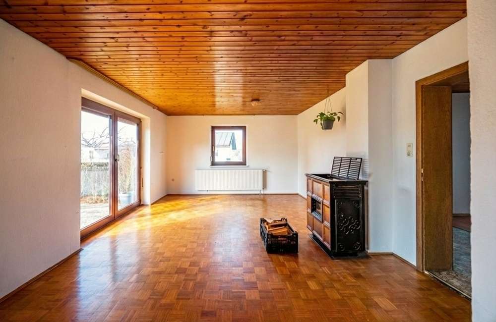 Immobilie in Tittling - Investieren im Grünen
Vermietetes Einfamilienhaus mit Potenzial in toller Lage! - Bild 2