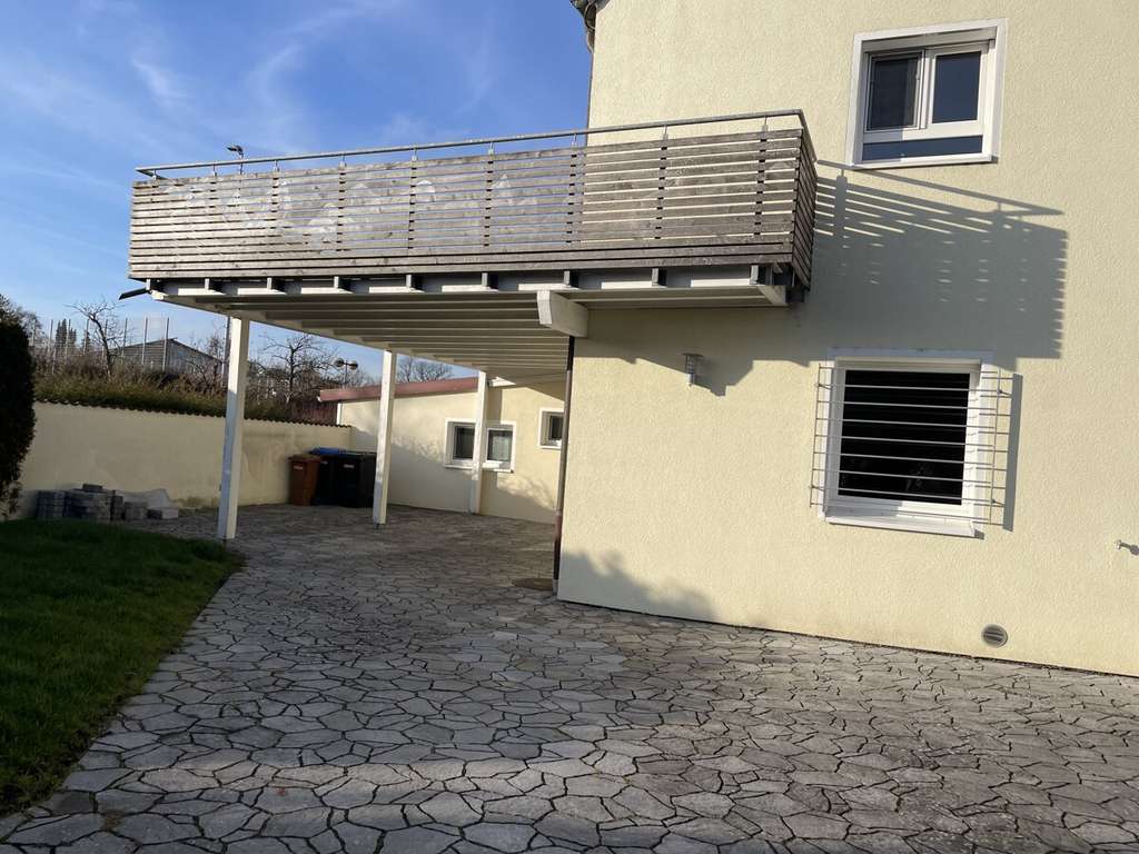 Immobilie in Rot am See - Rot am See:  Stilvoll saniertes Einfamilienhaus mit 2. Einheit-großzügigen Flächen und vielseitigen  - Bild 2