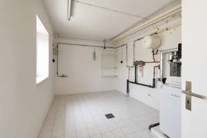 Einfamilienhaus mit Potential für WG/Gemeinschaftsunterkunft – Die vollständige Adresse der Immobilie erhältst du vom Anbieter., 97082 Steinbachtal, Würzburg – Vorschaubild 9