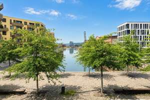 Wohnen am Wasser: Stilvolle 2-Zimmer-Wohnung mit Balkon, Wasserblick und Tiefgarage – Am Zollhafen 9-11, 55118 Neustadt, Mainz – Vorschaubild 3