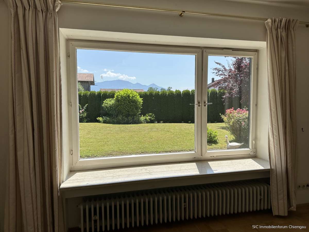 Immobilie in Riedering - Anwesen in Traumlage!
Einfamilienhaus mit Anbau
(z.B. Wohnen & Arbeiten) & parkähnlichem Grundstüc - Bild 3