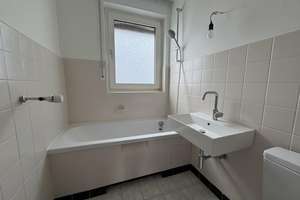 Einziehen und wohlfühlen ! Ideale, geräumige 2-Zimmer-Wohnung mit Balkon, Einbauküche und Stellplatz – Hauberrisserstraße 25, 65189 Südost, Wiesbaden – Vorschaubild 6