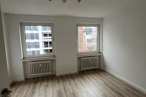 Helle 3-Zimmer Wohnung mit Balkon in Düsseldorf-Pempelfort – Kaiserstraße /, 40479 Pempelfort, Düsseldorf – Vorschaubild 2