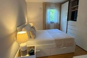 Modern möblierte 2-Zimmer-Wohnung mit Balkon – Ihr Zuhause auf Zeit in München-Hadern – Die vollständige Adresse der Immobilie erhältst du vom Anbieter., 81733 Neuhadern, München – Vorschaubild 4