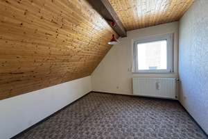 Charmantes Einfamilienhaus mit 2 Garagen, Nebengebäuden, schönem Hof und Garten – Die vollständige Adresse der Immobilie erhältst du vom Anbieter., 76707 Hambrücken – Vorschaubild 15