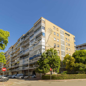 FANTASTISCHE DREIZIMMERWOHNUNG MIT GROSSER TERRASSE IN IVIASA