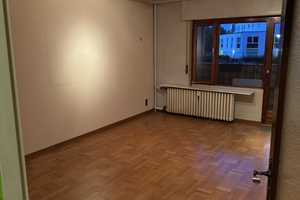 Schöne 2-Raum-Wohnung mit EBK und Balkon in Köln – Hans-Schulten-Straße 12, 51109 Köln – Vorschaubild 9