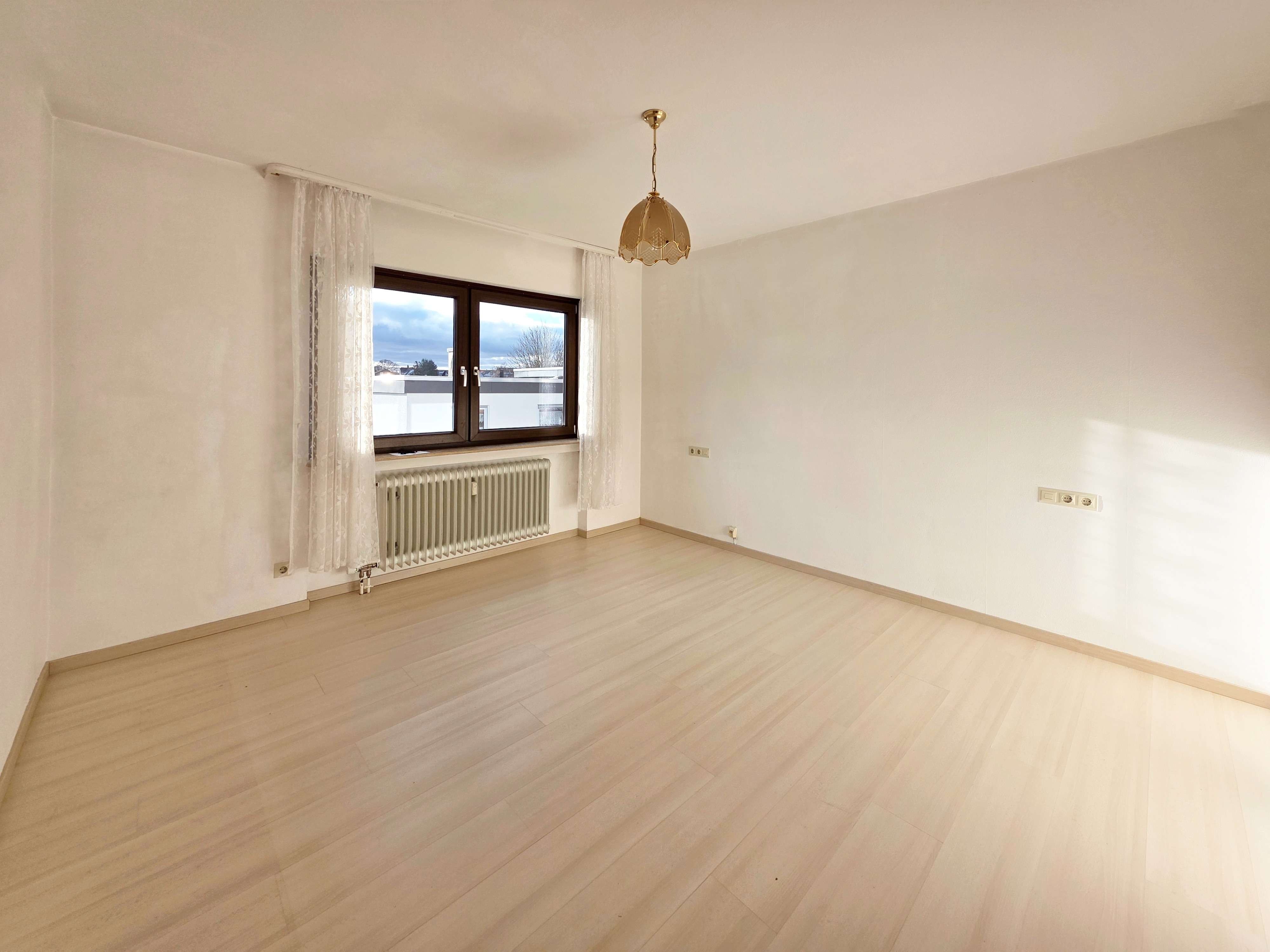 Immobilie in Pfalzgrafenweiler - Bezugsfreie 2-Zimmer-Wohnung mit verglaster Loggia - Bild 3