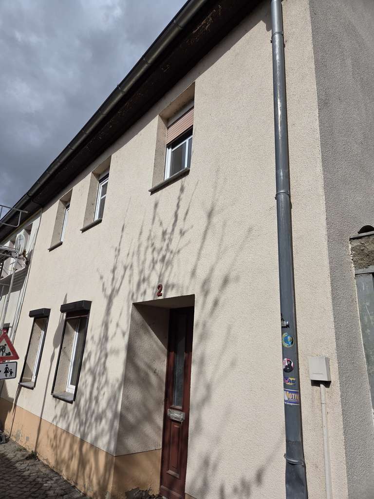 Immobilie in Lützen - renovierungsbedürftiges 2 geschossiges Haus + Dachboden provi-frei zu verkaufen - Bild 0