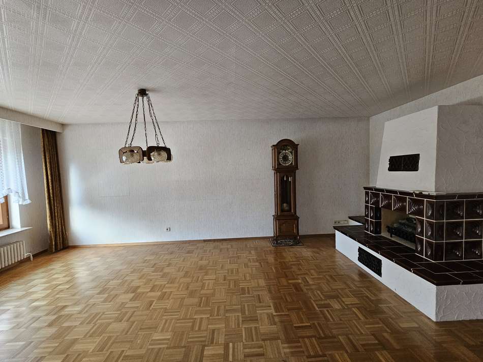 Wohnzimmer 2 mit Deko-Kamin